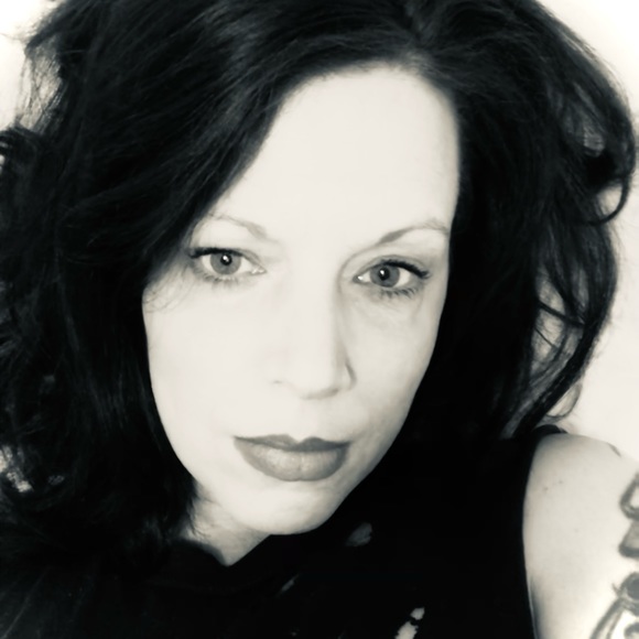 Meet your Posher, Greer - Picture 1 of 4